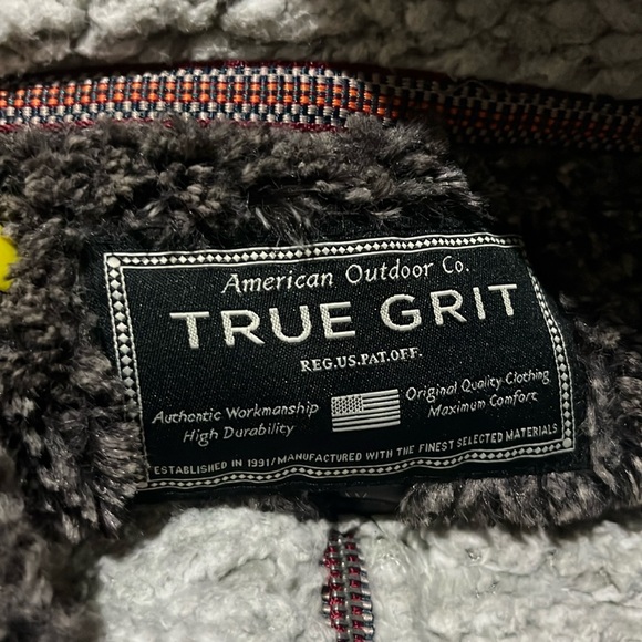 True Grit Sherpa Pullover 1/4 zip - Picture 2 of 8